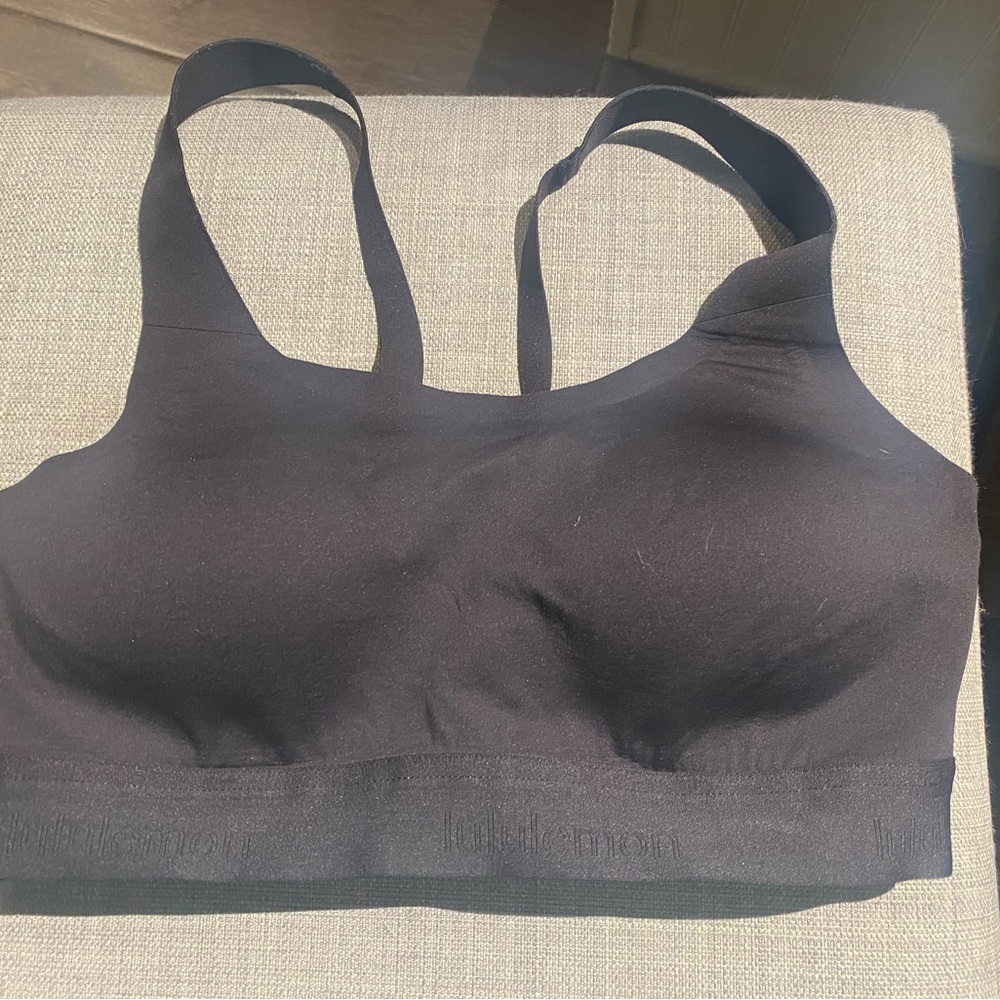 Like new lululemon clasp back sports bra